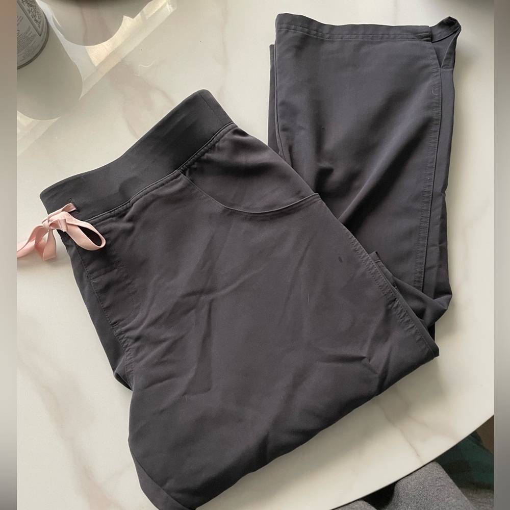 FIGS • Kade Cargo Scrub in Charcoal